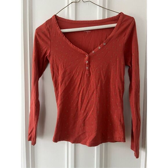 Camaieu Tops - Camaieu essentials dark orange with gold stars Henley long sleeve tee S